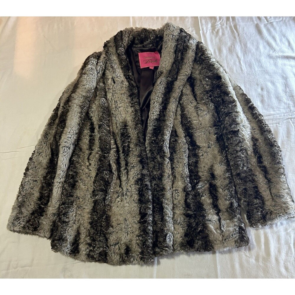 Boohoo Pink Faux Fur Coat Size 8 Striped Indie Y2K Mobwife Glam Grunge Cozy